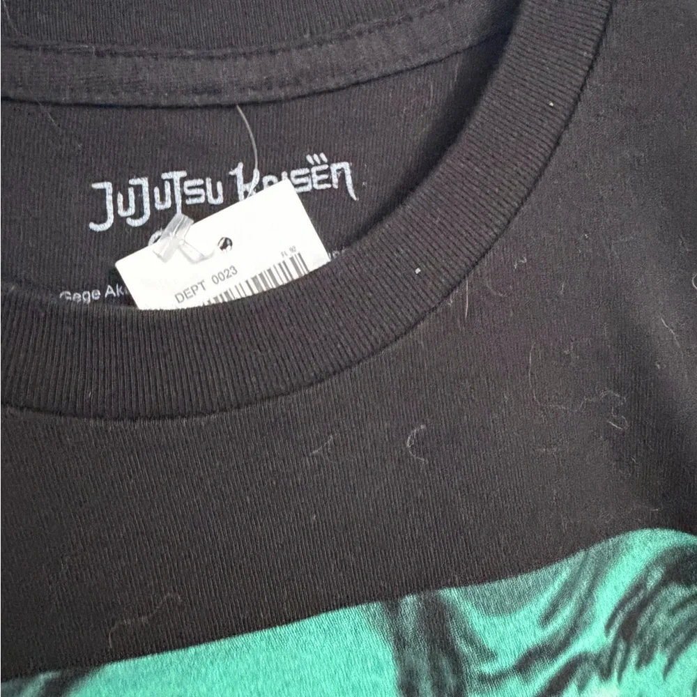 Jujutsu Kaisen Black Anime Graphic T-Shirt - Picture 3 of 10
